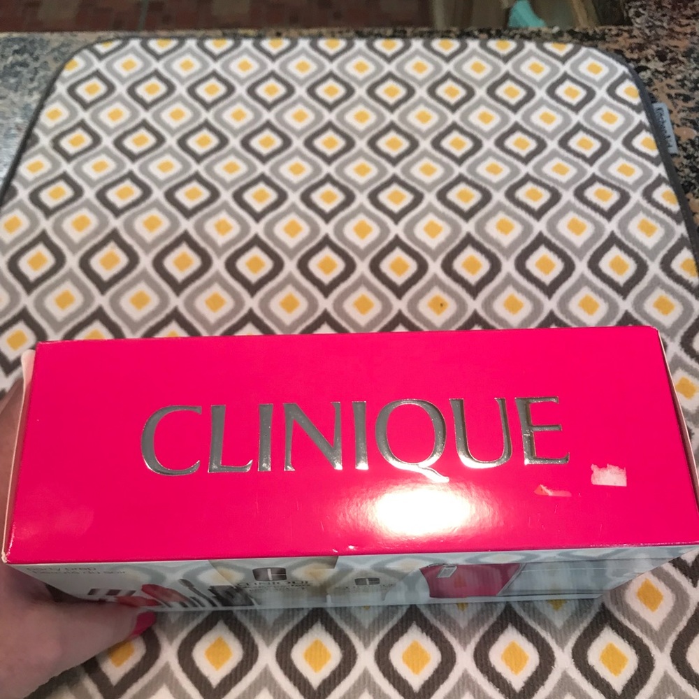 CLINIQUE party prep
